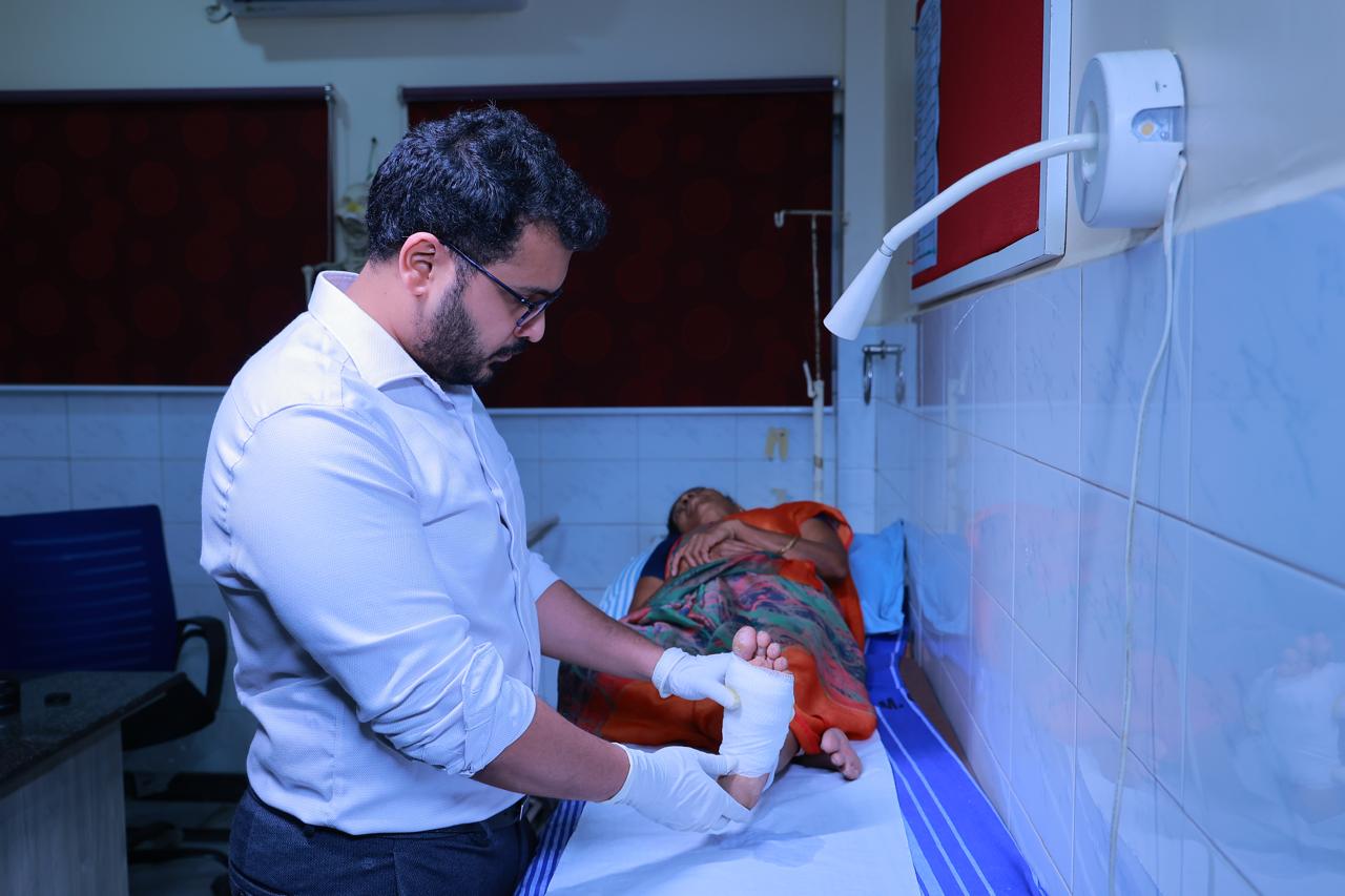 Dr. Siddharth Mahender